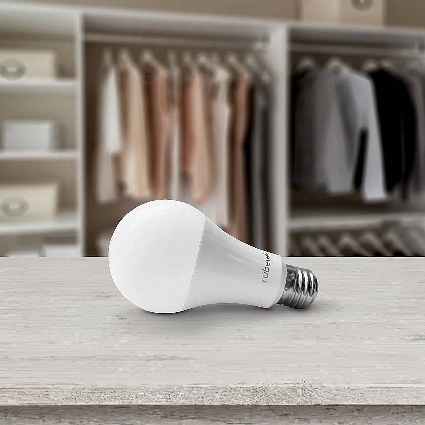 Лампа с датчиком движения и освещённости